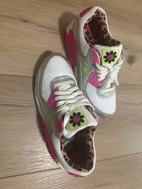 Nike Shoes - NIKE WOMENS AIR MAX 90 LX EUC SZ 10